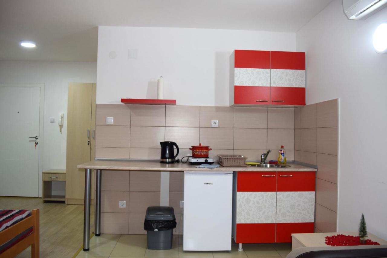 Nadja Apartment Нови Сад Екстериор снимка