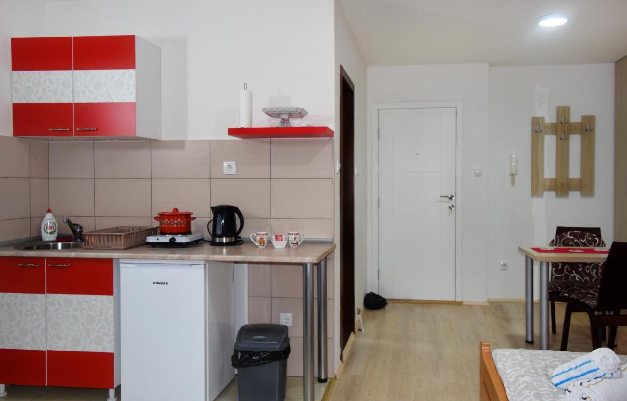 Nadja Apartment Нови Сад Екстериор снимка