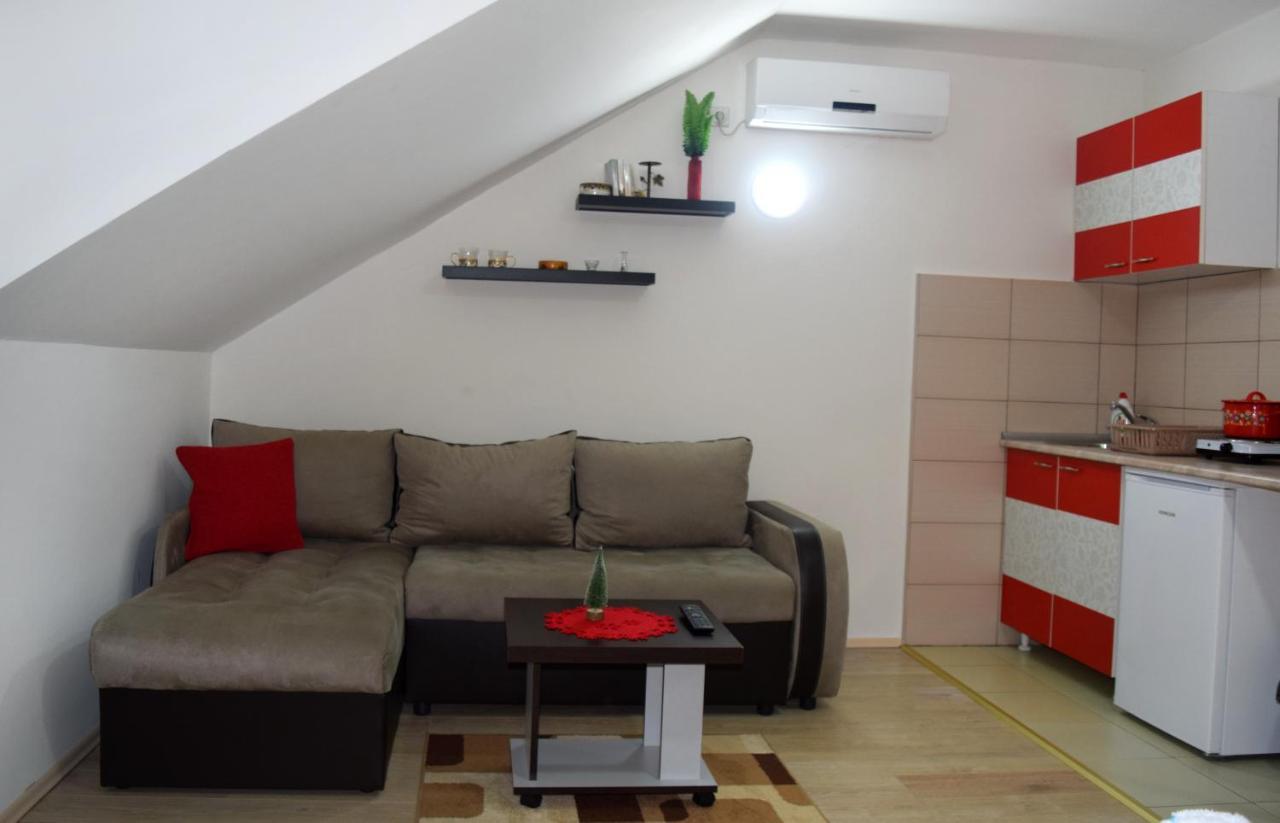 Nadja Apartment Нови Сад Екстериор снимка
