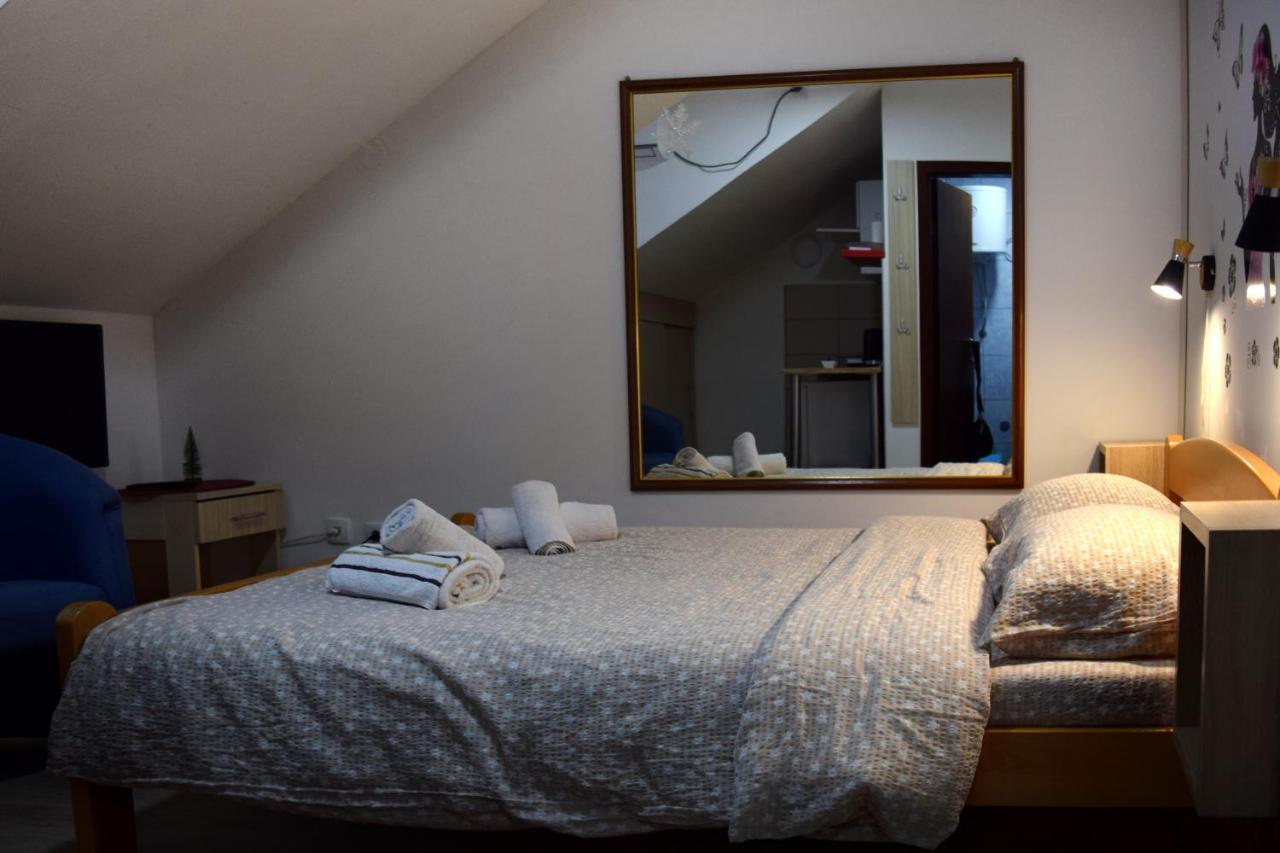 Nadja Apartment Нови Сад Екстериор снимка