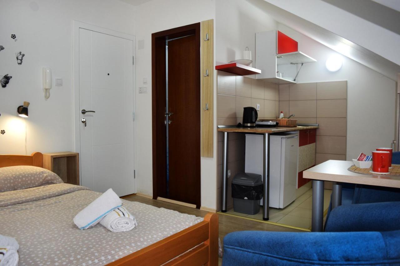 Nadja Apartment Нови Сад Екстериор снимка