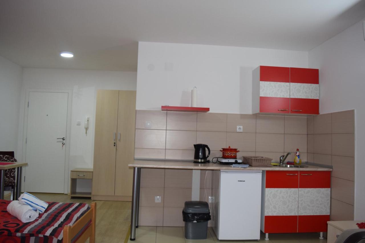 Nadja Apartment Нови Сад Екстериор снимка