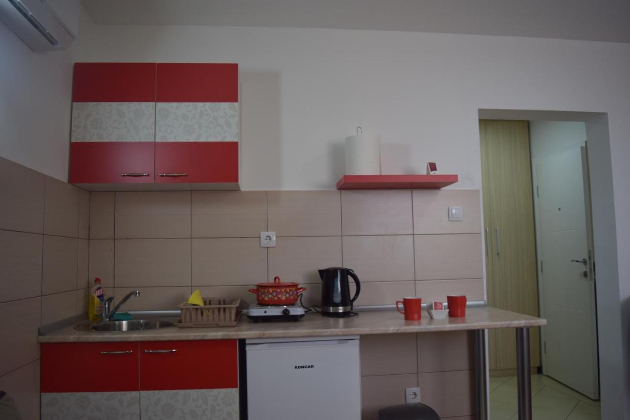 Nadja Apartment Нови Сад Екстериор снимка